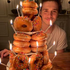 Victoria Beckham的VKontakte主页(@victoriabeckham)