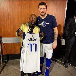 弗洛伊德·梅威瑟的VKontakte主页(@floydmayweather)