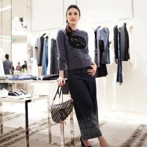 桑德拉德威Sandra Dewi的VKontakte主页(@sandradewi88)