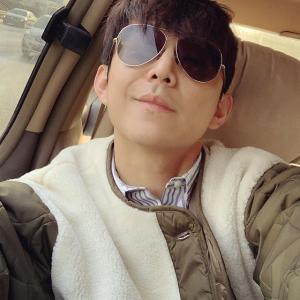 何炅的VKontakte主页(@xiaohetongxue)