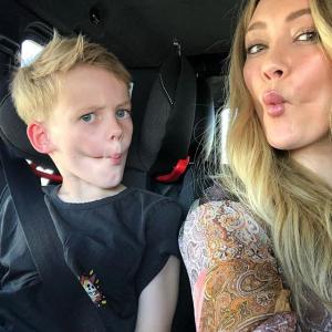 希拉里·达夫的VKontakte主页(@hilaryduff)