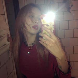 金泫雅的VKontakte主页(@hyunah_aa)