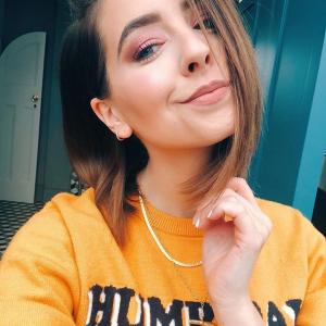 左耳 苏格Zoë Sugg的VKontakte主页(@zoesugg)