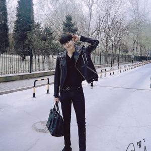 周觅的VKontakte主页(@zhouzhoumi419)