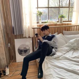 韩国艺人郑粲右的的VKontakte(@chan_w000)