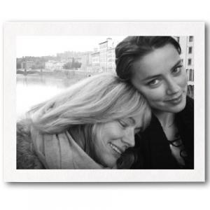 艾梅柏·希尔德VKontakte