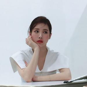 韩国艺人金亚荣的VKontakte(@yura_936)