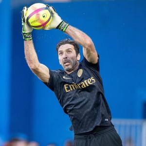 吉安路易吉·布冯VKontakte