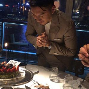 Benjamin Yuen    VKontakte