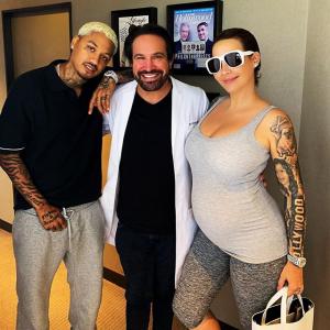 艾波·罗斯VKontakte