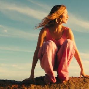 贝拉·哈迪德VKontakte