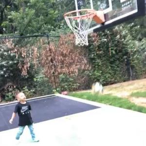 内特·罗宾逊VKontakte