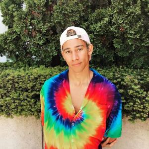 凯南·朗斯代尔VKontakte