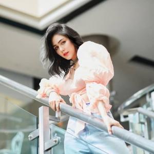 Araya Alberta Hargate  VKontakte